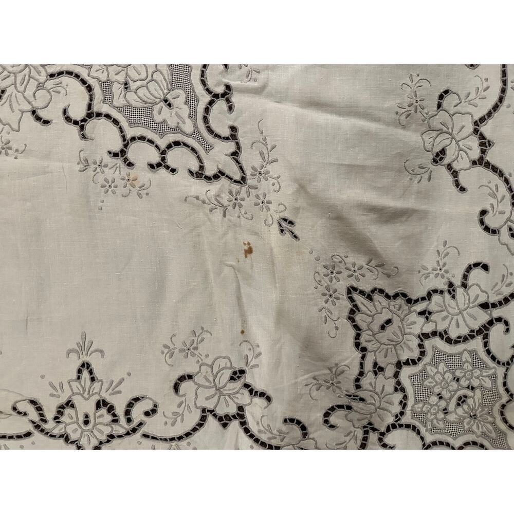 Vintage Rectangular Tablecloth - Picture 4 of 6